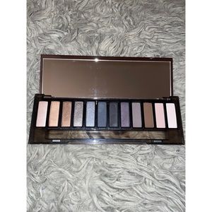 Urban Decay Naked Smoky Palette